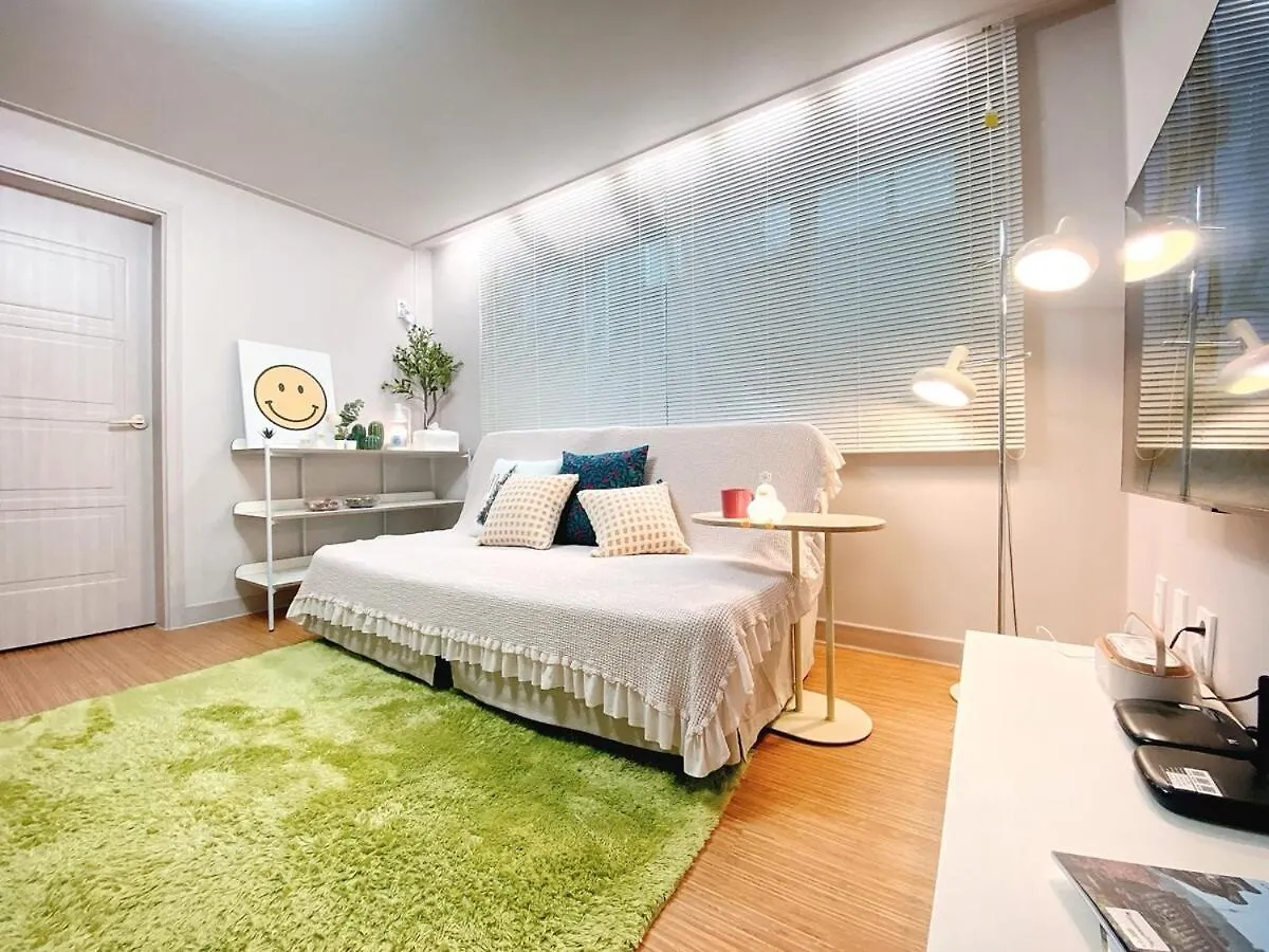 Апартаменты Namsan Beautiful Big Hill House Сеул
